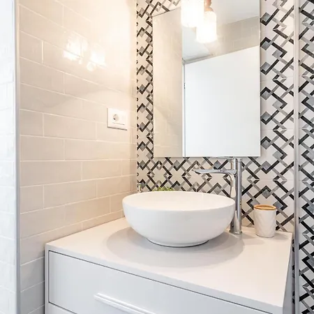 New Chic Apartment- Heart Of The Center Of
